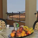 Karol Apartahotel 4*